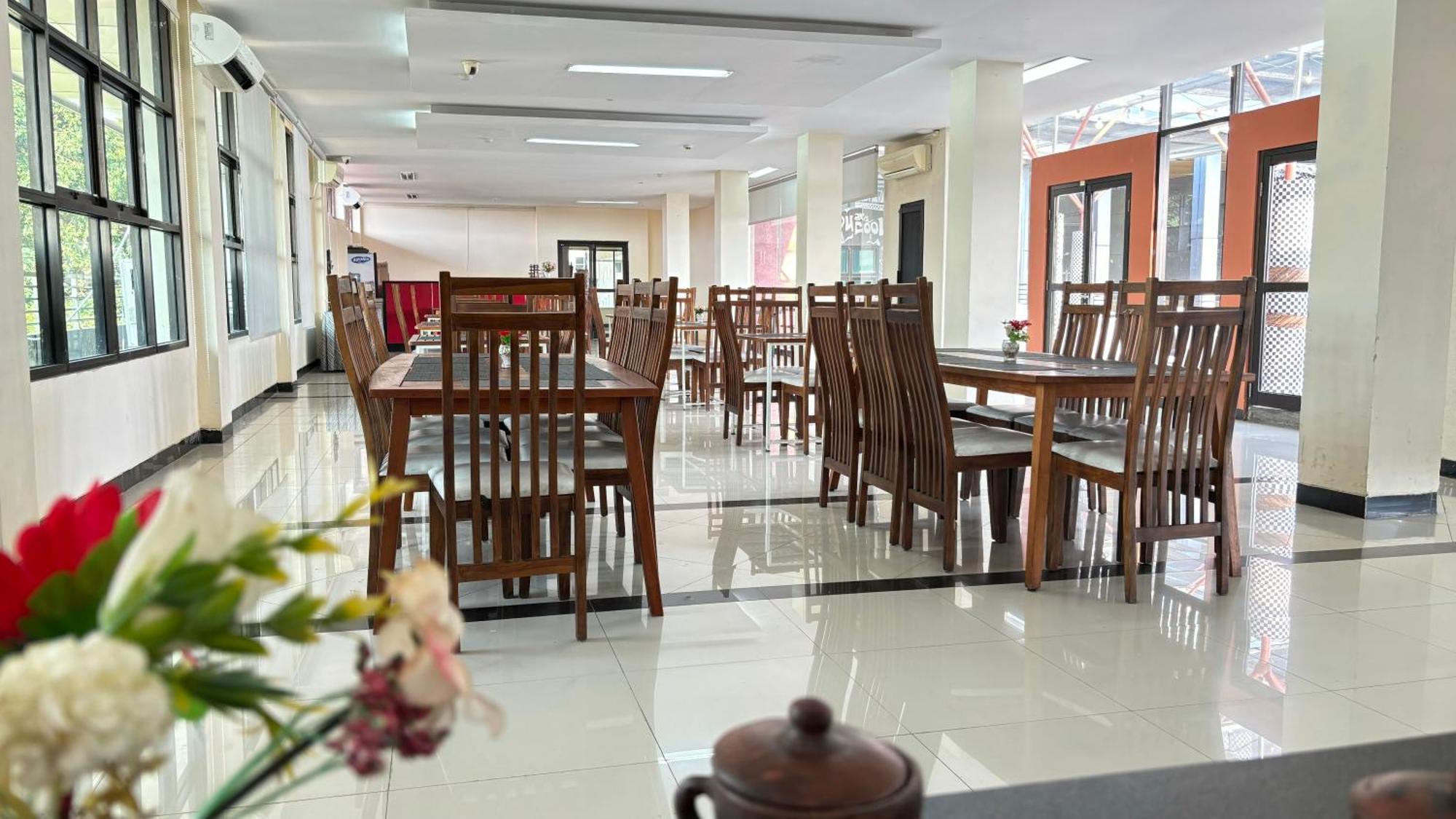 Capital O 1571 Utc 3* Semarang