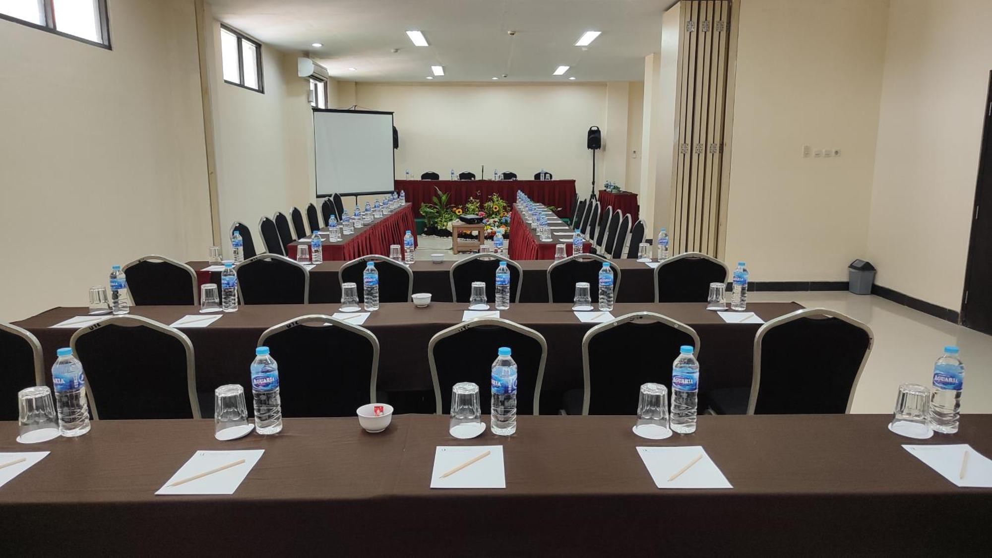 Capital O 1571 Utc Hotel Semarang